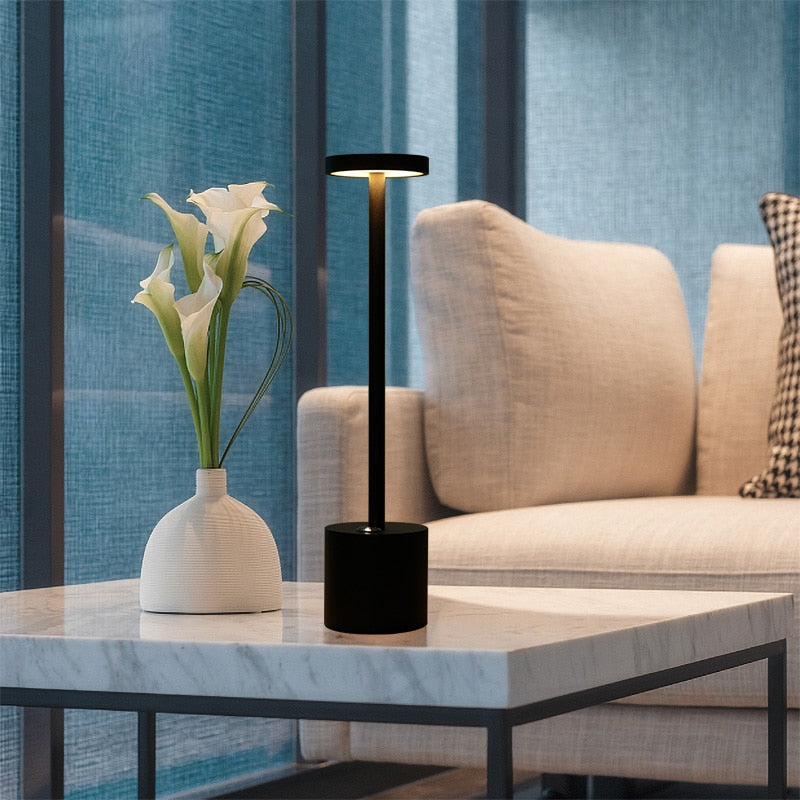 Abajur de Mesa Recarregável Sem Fio LED – Iluminação Elegante e Portátil