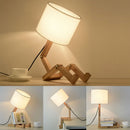 Abajur Robô de Madeira Articulado LED – Luminária Criativa e Decorativa